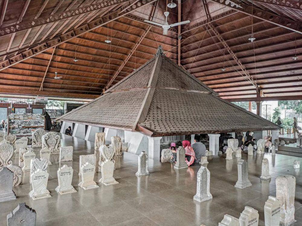 Mushola Sunan Bonang: Jembatan Spiritual di Tengah Kemajuan Cilacap